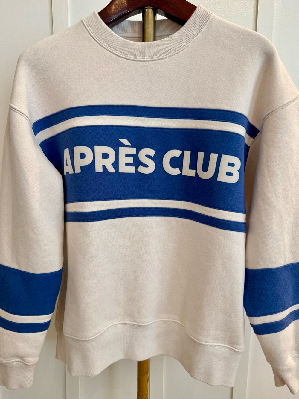 ABERCROMBIE & FITCH SOFT A&F COLLECTION APRES CLUB GRAPHIC PULLOVER SWEATSHIRT